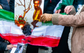 הפגנת תמיכה במוחים באיראן, שנערכה בחודש שעבר בפריז.