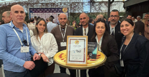 אנשי קבוצת יעל בטקס מצטייני המחשוב: אופיר בר, רן אבקסיס, אלינור נחמיאס, אופיר חזות, אריאל מיכאלי, דניאל בן חמו ואריק מיפנו.