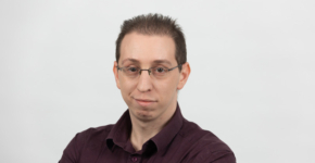 ארי נוביק, חוקר נוזקות במעבדות סייברארק.