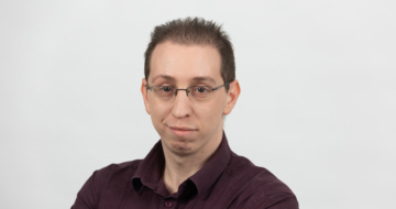 ארי נוביק, חוקר נוזקות במעבדות סייברארק.