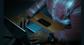 התחזה לאישה וסחט קטינים. משתמש אינטרנט ישראלי שנעצר.