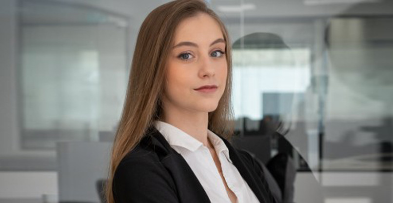 יוליה סיטניק, אחראית על הצלחת לקוח בריל נאמברס.