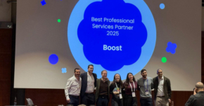 גאים על במת פסגת השותפים של מאנדיי: נציגי בוסט הישראלית.