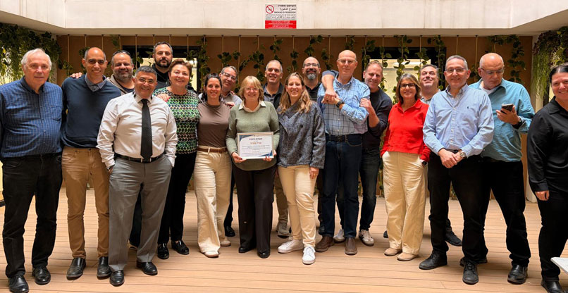 מנמ"רים במערכת הבריאות, בהם שרה צפריר מרמב"ם; שלי שלם מהמרכז הרפואי לגליל; שימי ארנסט משיבא; הגר טראו מרמב"ם; אופיר ורטהיים מהמרכז הרפואי צפון; ניר גרווה מברזילי; ישראל פיינברג מ-וולפסון; ניר מקובר, חיבה ברקאי ודניאל זוהר מחטיבת המרכזים הרפואיים במשרד הבריאות; ברוך שדמי מפלימן; שי גויטע מהחטיבה; דדי שביט מבני ציון; שרון ניר גנש מלב השרון; נטשה מינולין משמיר; ינאי בן חיים מסורוקה; ידין פרץ וסיני יהודה מהחטיבה; ולירן זיגי מאברבנאל.