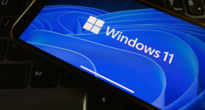 מקבלת שדרוגים. Windows 11.