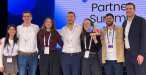 אנשי בוסט. מימין: בועז טלר, מתן שריקי, אורי אבן, מתן חולי, דנה קנת, סאם מור ושירן מונד.