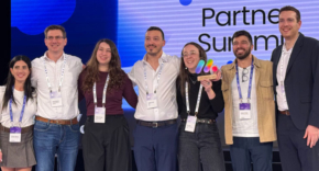 אנשי בוסט. מימין: בועז טלר, מתן שריקי, אורי אבן, מתן חולי, דנה קנת, סאם מור ושירן מונד.