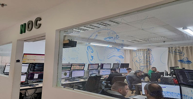 ה-NOC של MoovingOn.