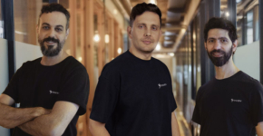 שלושת הפאונדרים של רייבן: מימין - עומר יאיר, סמנכ"ל המחקר, רועי אביטבול, המנכ"ל, וגיא פרנקו, סמנכ"ל הטכנולוגיות.