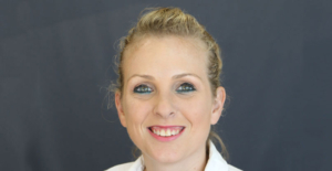 רותם דולב, שותפה ומובילת טרנספורמציית AI בדלויט ישראל.