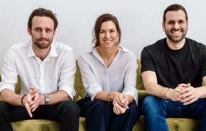 מימין לשמאל: עמית צימרמן, מייסד שותף ומנהל מוצר ראשי; ליאור סיימון, שותפה בקרן Cyberstarts; דני בריקמן,מייסד שותף ומנכ"ל.