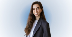 טל ארמוני, אנליסטית Risk & Fraud בכירה במרכז הפיתוח של אינטואיט בישראל.