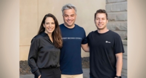 מימין לשמאל: ישראל דואניס, מייסד שותף ומנכ"ל, ניב גולדנברג, מייסד שותף וסמנכ"ל המוצר ו-שרית ריינר, סמנכ"לית המוצר (CTO) של Linx Security.