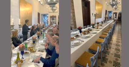 משמאל: בן פסטרנק, מנכ"ל קבוצת אמן מדבר ב"חמישי חברים",יוזמה שלו שמטרתה לחבר בין מנהלים בכירים, יזמים, אנשי טכנולוגיה ומובילי דעה.