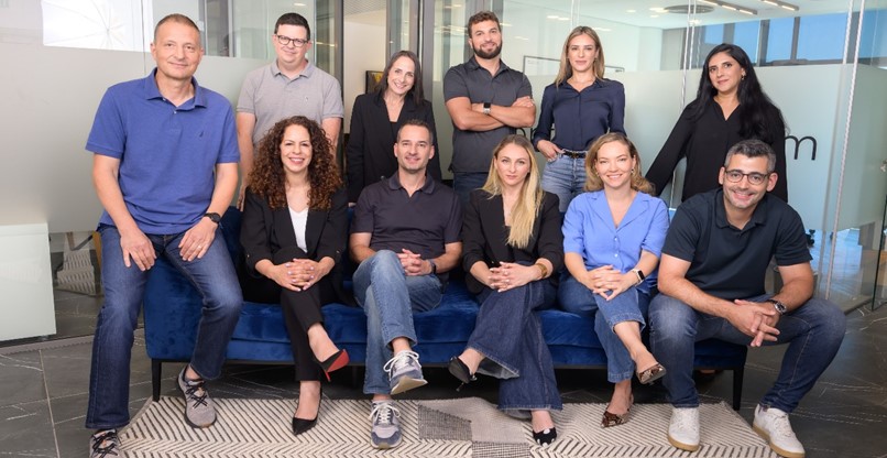 צוות קרן סטייג' וואן.