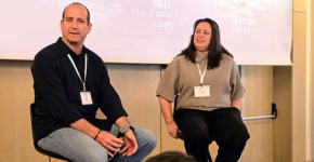 מימין: תמי אוחנה-קול, ה-CTO של פורמולה ולשעבר מנמ"רית מגדל, ורן עוז, לשעבר מנכ"ל מגדל וישראכרט.