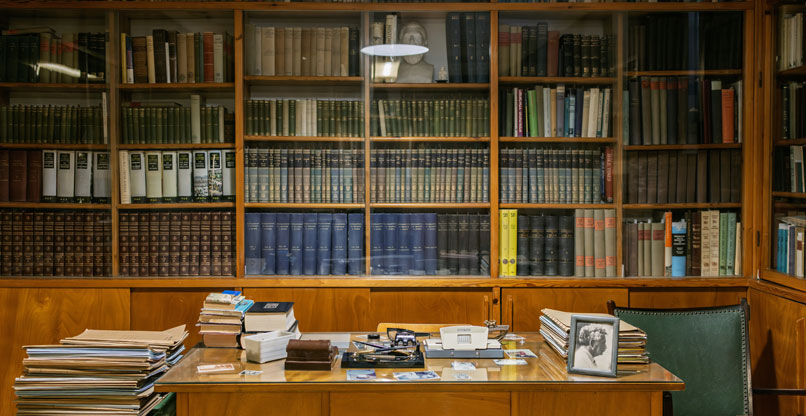 הספרייה של דוד בן גוריון בצריף שלו בשדה בוקר.