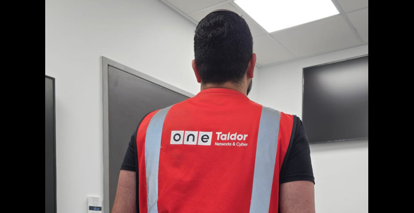 לוחם והיי-טקיסט. אורי אורגד, מצטיין נשיא.