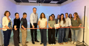 טקס גזירת הסרט של מעבדת הדמיון החדשה בעמק הירדן.