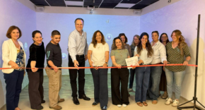 טקס גזירת הסרט של מעבדת הדמיון החדשה בעמק הירדן.