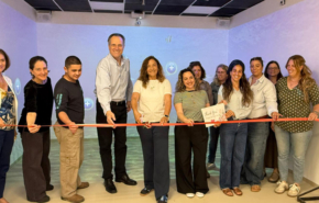 טקס גזירת הסרט של מעבדת הדמיון החדשה בעמק הירדן.