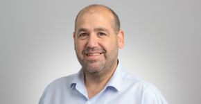 ערן קורנבלו, סמנכ"ל תפעול ומערכות מידע, אמפא קפיטל.