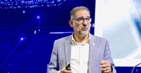 תא"ל (מיל') נתי כהן, ראש מערך הדיגיטל הלאומי, בכנס נימבוס של אנשים ומחשבים.