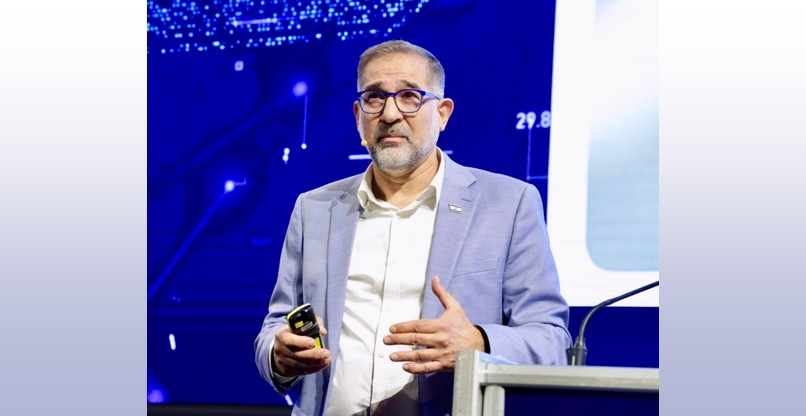תא"ל (מיל') נתי כהן, ראש מערך הדיגיטל הלאומי בכנס נימבוס של אנשים ומחשבים.