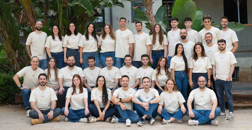 עובדי אריון סקיוריטי. צילום: נדב מרגלית עובדי אריון סקיוריטי.