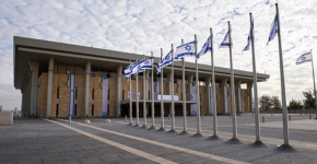 הכנסת מכירה בחשיבות הקמת חוות השרתים - לפחות בקריאה ראשונה.