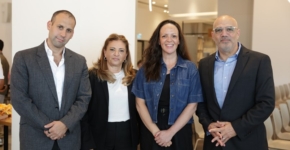 מימין לשמאל: ניר דוד, מנכ"ל בזק; יפעת בכור, מנכ"לית יוניסטרים; שרית יוחננוף, בעלים ודירקטור ביוחננוף; ותומר ראב"ד, יו"ר בזק.