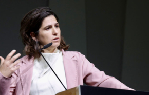 שרון חצור, סמנכ''לית תכנון מדיניות ואסטרטגיה במשרד האנרגיה והתשתיות.