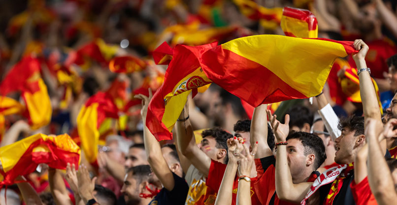 אוהדי נבחרת ספרד. צילום: SPORT PRESS MEDIA / Shutterstock.com אוהדי נבחרת ספרד.