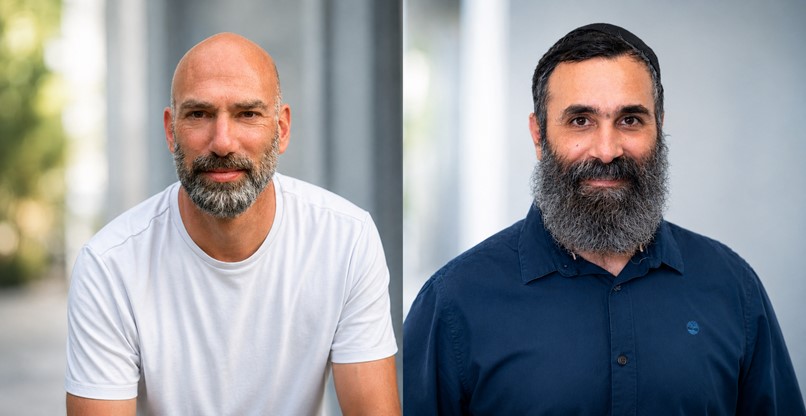 מובילים את אליו. מימין לשמאל: ניתאי רומנו, מנהל טכנולוגיה ראשי; נדב גרוסינגר, המנכ"ל.