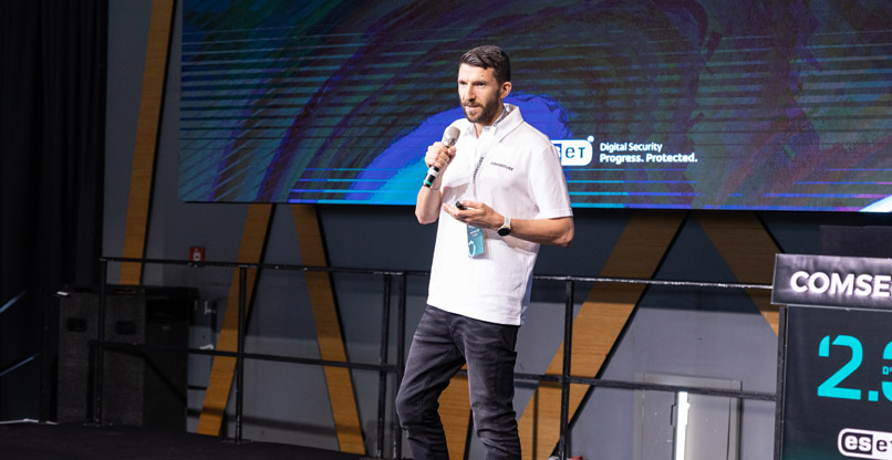 אלכס שטיינברג מנהל מוצר ESET בקומסקיור.