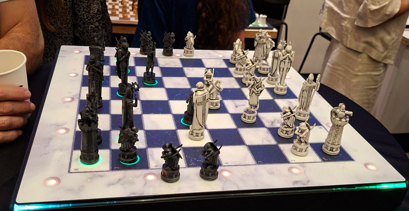 המחשב "רץ" לעבר הניצחון על המשתמש האנושי. משחק השחמט של פרטיקולה.
