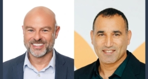 מימין לשמאל: בני עודי, רמ"ט ארגון עובדי צה"ל; וטל קיסילביץ', מנכ"ל יעל קלאודטק.