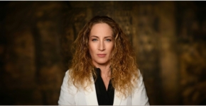 ענבר בזק, מנכ"לית ארגון בוגרי הטכניון.