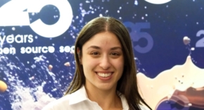 קרן כץ, מנהלת מחקר החולשות ב-Zenity. צילום: מארק פלסנשטיין