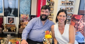 רוני פוגל, מנהלת שותפויות ופיתוח משאבים במשרדו של פלי הנמר (מימין), ושלומי נחומסון, מנכ"ל ארגון אלמנות ויתומי צה"ל וכוחות הביטחון (משמאל), במאורת הנמר.