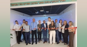 טקס גזירת הסרט במעבדת הדמיון החדשה בתיכון אורט אבו תלול במועצה האזורית נווה מדבר.