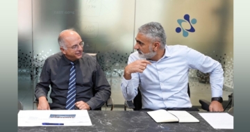 ראש מערך הסייבר הלאומי, יוסי כראדי, ולצידו יו"ר ועדת הבחירות המרכזית, השופט נעם סולברג.