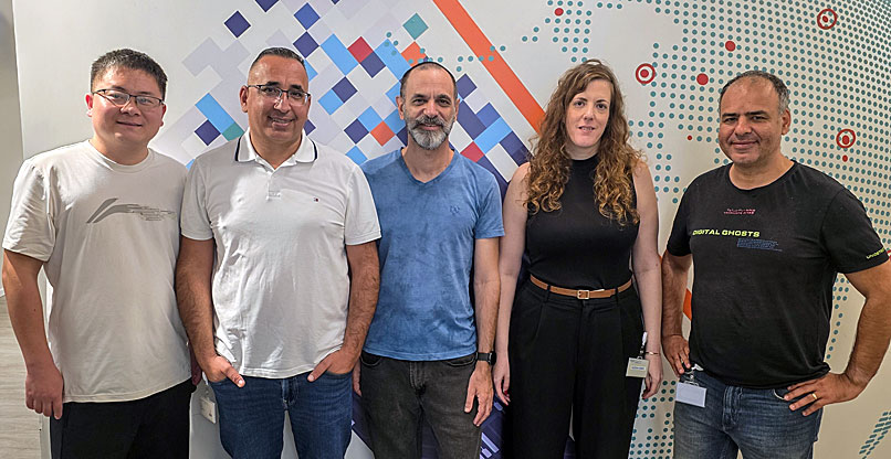 צוות טוגה נטוורקס.